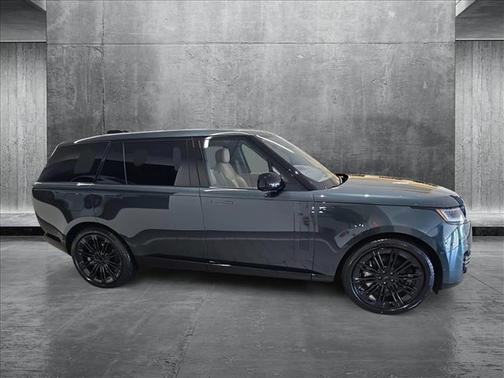 2025 Land Rover Range Rover P530 SE 7 Seat