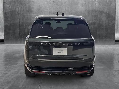 2025 Land Rover Range Rover P530 SE 7 Seat