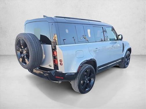 2023 Land Rover Defender 110 X-Dynamic SE