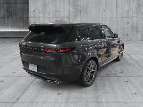 2025 Land Rover Range Rover Sport SE