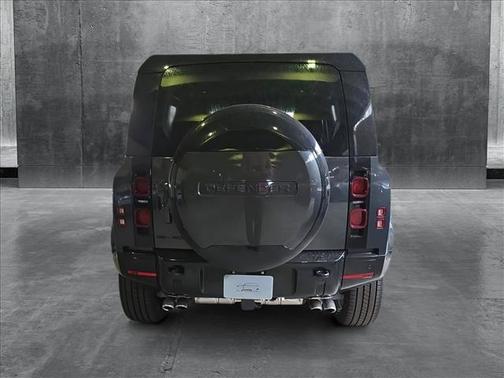 2025 Land Rover Defender 110 P500 X-Dynamic SE