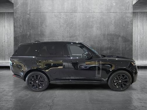 2025 Land Rover Range Rover P550e SE