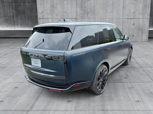2025 Land Rover Range Rover P400 SE