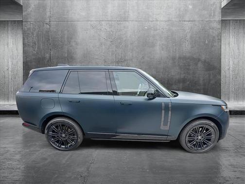 2025 Land Rover Range Rover P400 SE