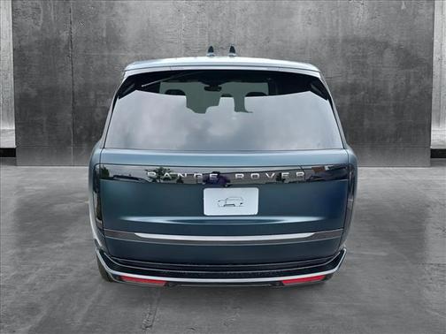 2025 Land Rover Range Rover P400 SE
