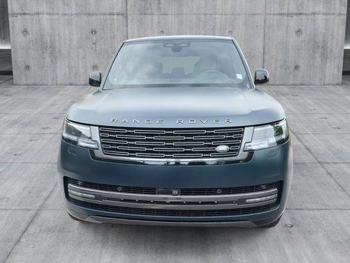 2025 Land Rover Range Rover P400 SE