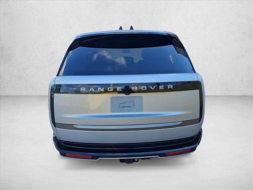 2025 Land Rover Range Rover P530 SE
