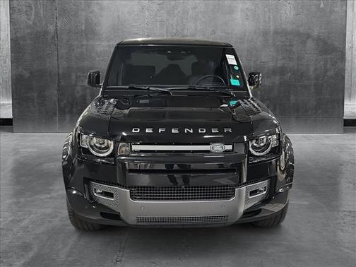 2025 Land Rover Defender 110 V8