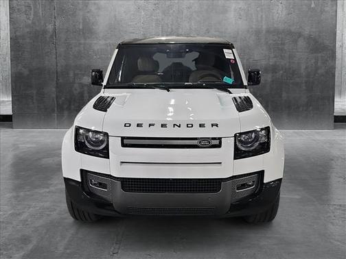 2025 Land Rover Defender 110 V8