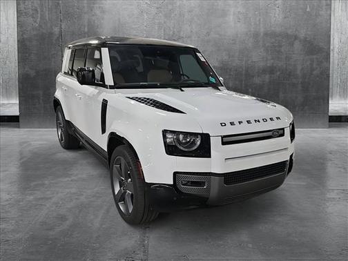 2025 Land Rover Defender 110 V8