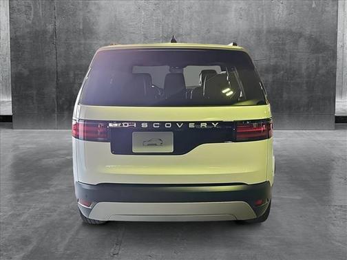 2025 Land Rover Discovery P300 S