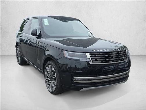 Santorini Black Metallic 2026 Land Rover Range Rover P400 SE