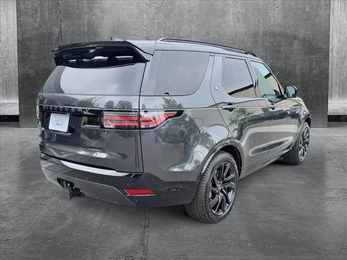 2025 Land Rover Discovery P360 Dynamic SE