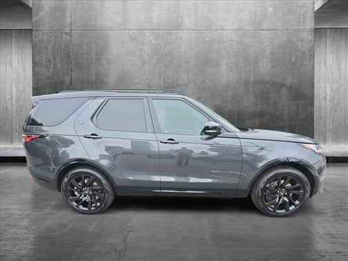 2025 Land Rover Discovery P360 Dynamic SE