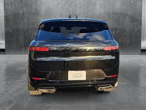 2025 Land Rover Range Rover Sport SE
