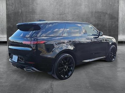 2025 Land Rover Range Rover Sport SE