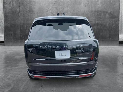 2025 Land Rover Range Rover P400 SE