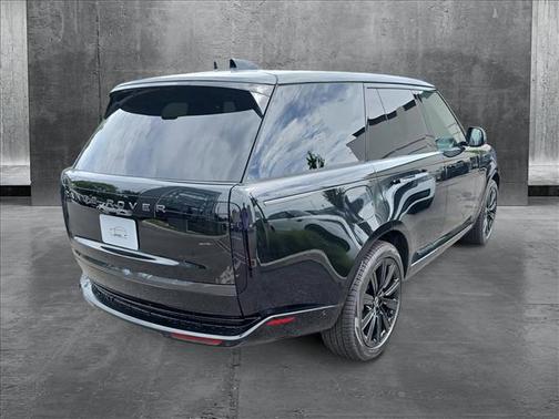 2025 Land Rover Range Rover P400 SE