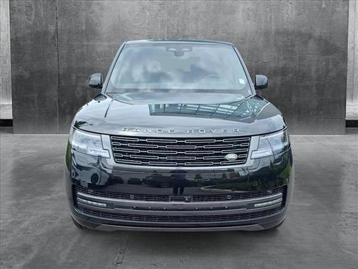 2025 Land Rover Range Rover P400 SE