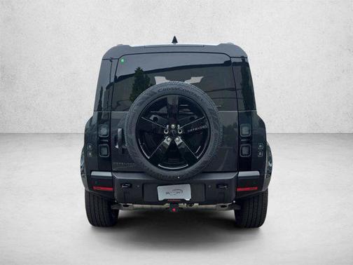 Carpathian Grey Premium Metallic 2026 Land Rover Defender P400 X-Dynamic SE