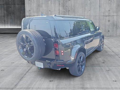 2025 Land Rover Defender 110 P400 X-Dynamic SE