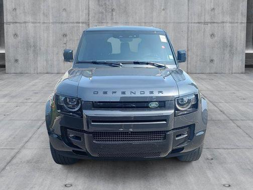 2025 Land Rover Defender 110 P400 X-Dynamic SE