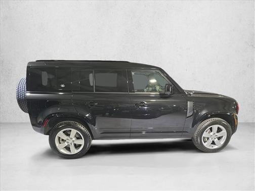 2024 Land Rover Defender 110 P400 X-Dynamic SE