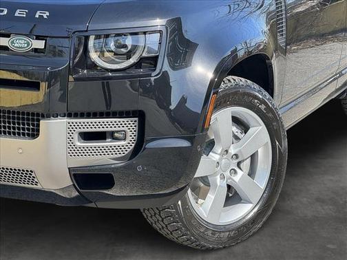 2024 Land Rover Defender 110 P400 X-Dynamic SE
