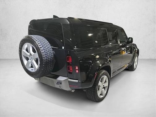 2024 Land Rover Defender 110 P400 X-Dynamic SE