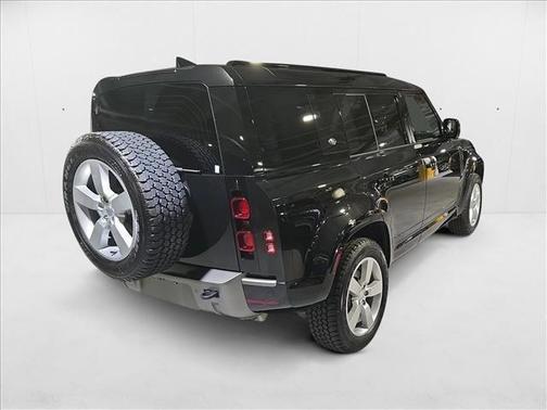 2024 Land Rover Defender 110 P400 X-Dynamic SE