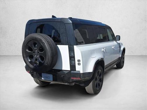 2026 Land Rover Defender P400 X-Dynamic SE