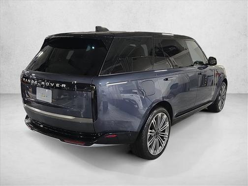 2026 Land Rover Range Rover P400 SE 7 Seat