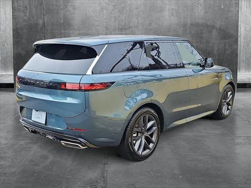 2025 Land Rover Range Rover Sport SE