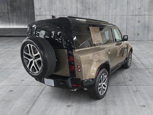 2024 Land Rover Defender 110 P400 X-Dynamic SE