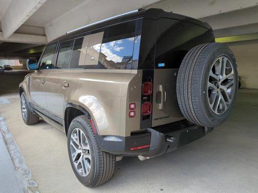 2024 Land Rover Defender 110 P400 X-Dynamic SE