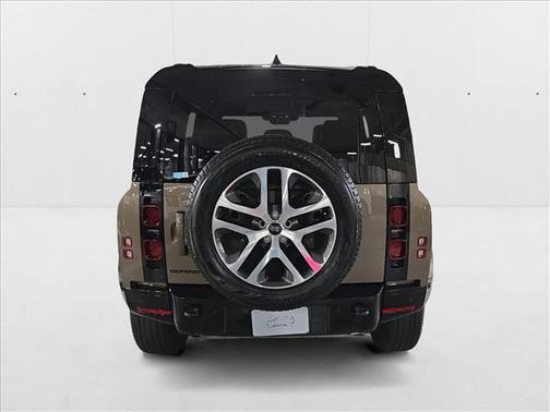 2024 Land Rover Defender 110 P400 X-Dynamic SE