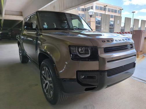 2024 Land Rover Defender 110 P400 X-Dynamic SE