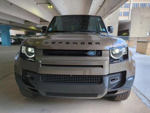 2024 Land Rover Defender 110 P400 X-Dynamic SE