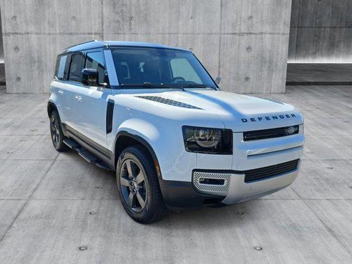 2025 Land Rover Defender 110 P400 S