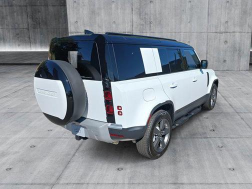 2025 Land Rover Defender 110 P400 S