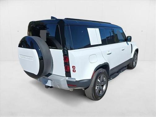 2025 Land Rover Defender 110 P400 S