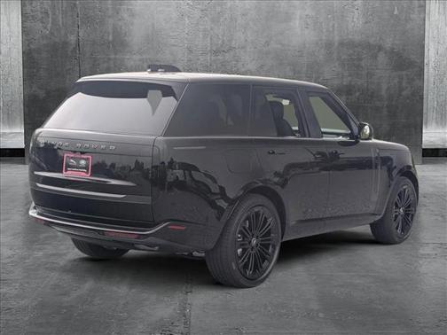 2025 Land Rover Range Rover P400 SE
