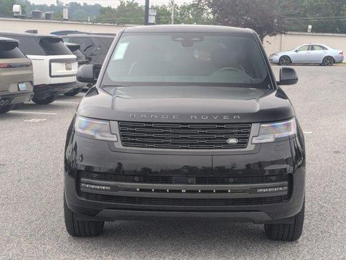 2025 Land Rover Range Rover P400 SE
