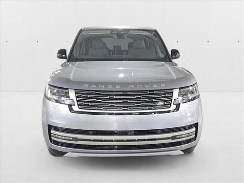 2025 Land Rover Range Rover P400 SE