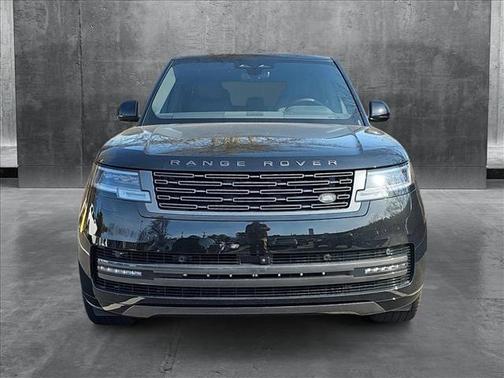 2025 Land Rover Range Rover P530 SE