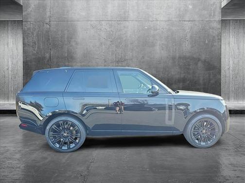 2025 Land Rover Range Rover P530 SE