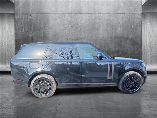 2025 Land Rover Range Rover P530 SE
