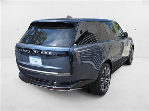 2025 Land Rover Range Rover P400 SE