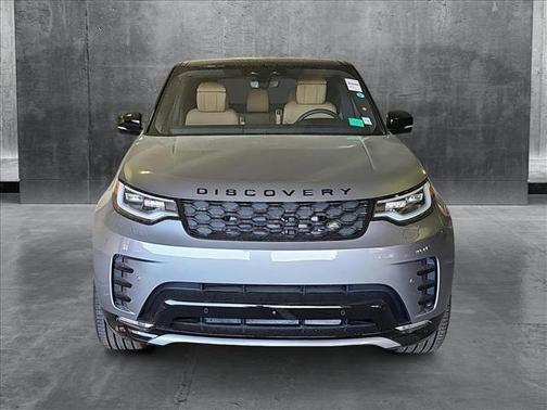2025 Land Rover Discovery P300 Dynamic SE