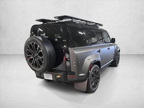 2026 Land Rover Defender OCTA